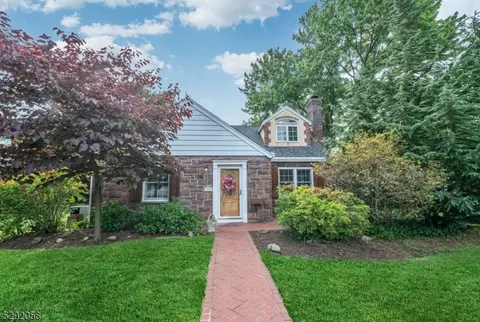 421 Tappan Rd, Northvale, NJ 07647