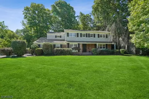 4 Troy Dr, Livingston, NJ 07039