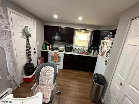 353 S 7th St, Newark, NJ 07103