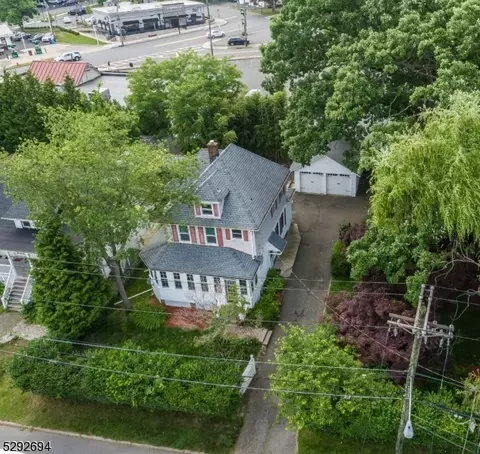 25 Erie Ave, Midland Park, NJ 07432