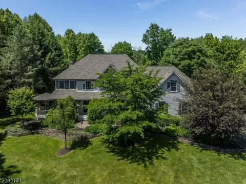 8 Knoll Tavern Rd, Flemington, NJ 08822