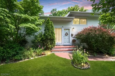 111 Glenwood Rd, Fanwood, NJ 07023