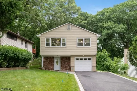 14 Weber Ln, Mine Hill, NJ 07803