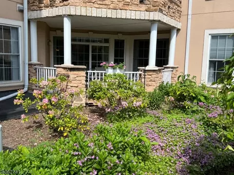1128 Hamilton Dr, Rockaway, NJ 07866