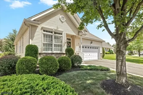 18 Tallman Ln, Franklin Twp, NJ 08873