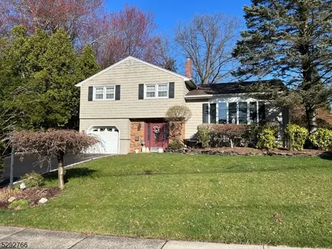 11 Piermont Ter, Wayne, NJ 07470