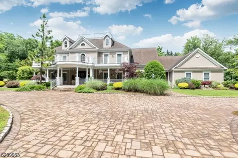 9 Donsen Ln, Scotch Plains, NJ 07076