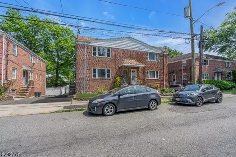178 Tuxedo Pkwy, Newark, NJ 07106