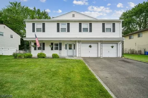 9 Edgewood Pl, Mount Olive, NJ 07836