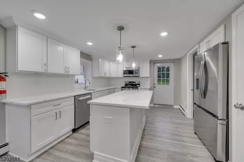 376 W Dewey Ave, Wharton, NJ 07885
