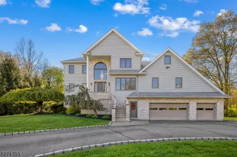 27 Schneider Ln, Montville, NJ 07045