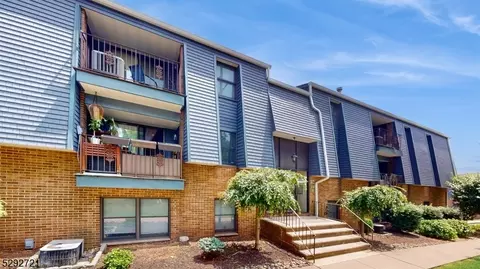 700 Schuyler Ave #24, Kearny, NJ 07032