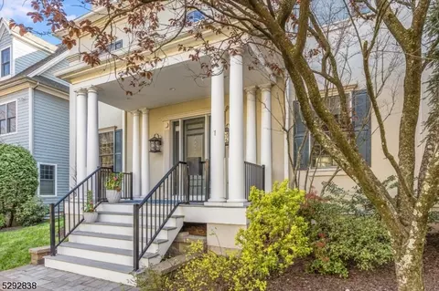 7 Christopher Ct, Montclair, NJ 07042