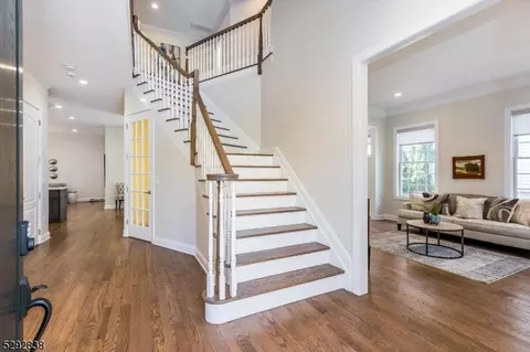 7 Christopher Ct, Montclair, NJ 07042 photo 8
