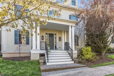 7 Christopher Ct, Montclair, NJ 07042 photo 4