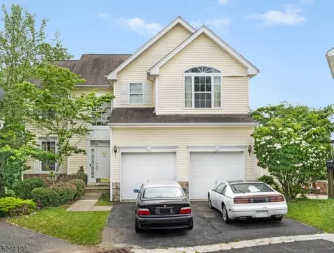 95 Winding Hill Dr, Hackettstown, NJ 07840