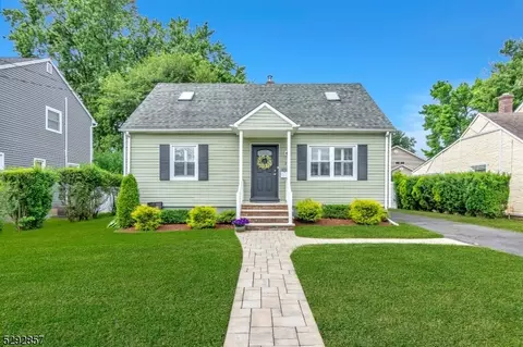 35 Prescott Turn, Clark, NJ 07066