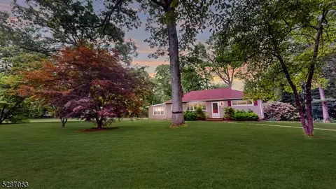 15 Sheehan Dr, Jefferson, NJ 07438