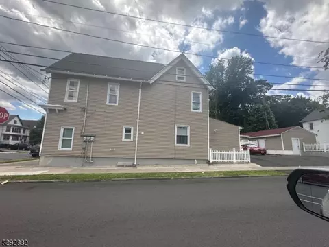 954 W 4th St, Plainfield, NJ 07063 photo 2
