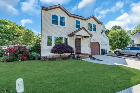 21 Oak Knoll Dr, Matawan, NJ 07747