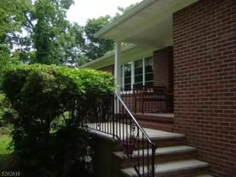 1160 Easton Ave, East Franklin, NJ 08873