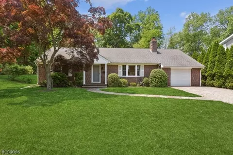 48 Grove Ave, Verona, NJ 07044