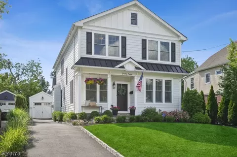 27 N Summit Ave, Chatham, NJ 07928