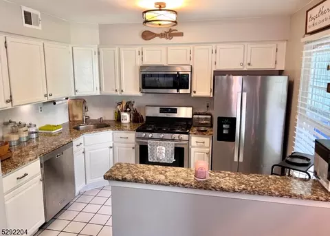 2209 Vroom Dr, Bridgewater, NJ 08807 photo 7