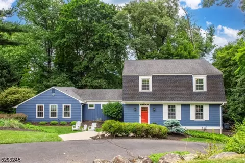 24 Beaver Ridge Rd, Morris Plains, NJ 07950