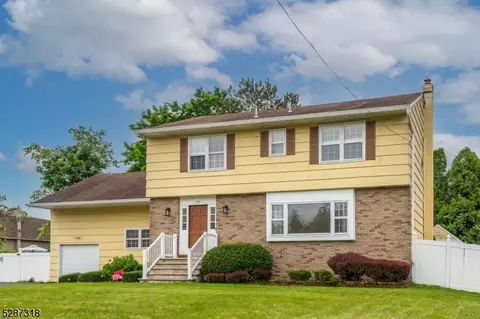 166 Troy Rd, East Hanover, NJ 07936