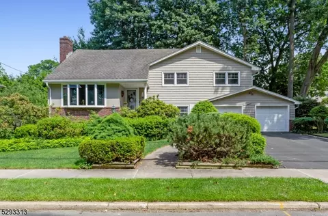 18 Pyle St, Oradell, NJ 07649