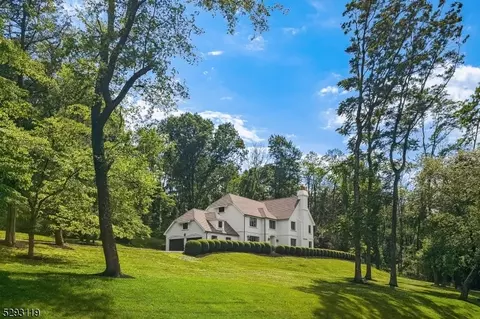 3 Saddle Hill Rd, Far Hills, NJ 07931