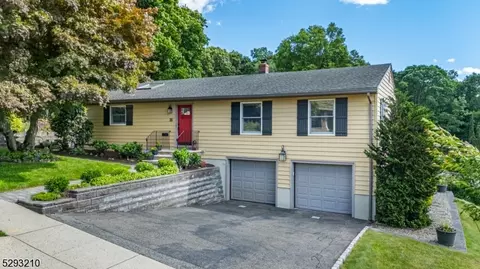 35 Zambrano Dr, Woodland Park, NJ 07424