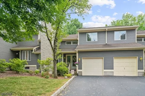 19 Saint Andrews Ln, Clinton Twp, NJ 08801