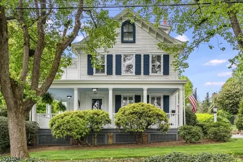 8 Charles Pl, Chatham, NJ 07928
