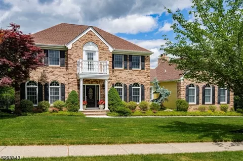3 Hodge Dr, Bridgewater, NJ 08807