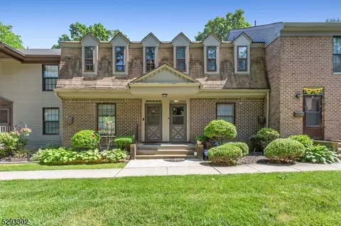 324 Gill Ln #3E, Iselin, NJ 08830