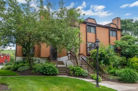 104 Wimbledon, Washington Twp, NJ 07853