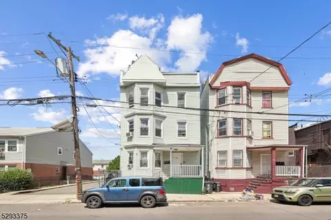 423 S 10th St, Newark, NJ 07103