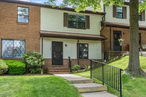 174 Riva Dr, Hackettstown, NJ 07840