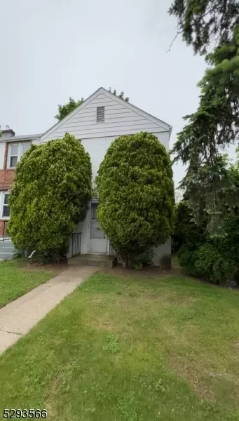 4 James St, Dover, NJ 07801
