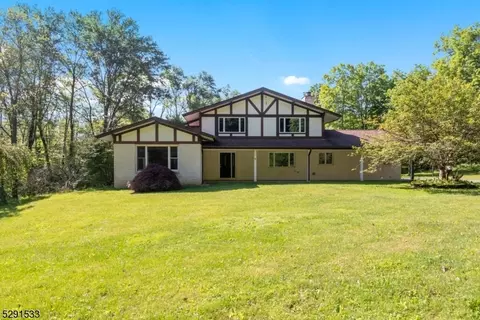 108 Osmun Rd, Blairstown, NJ 07825