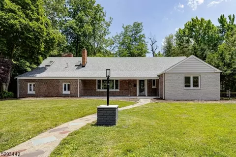 7 Summit Rd, Cranford, NJ 07016