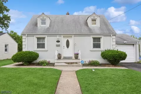 481 Brookside Dr, Roselle, NJ 07203