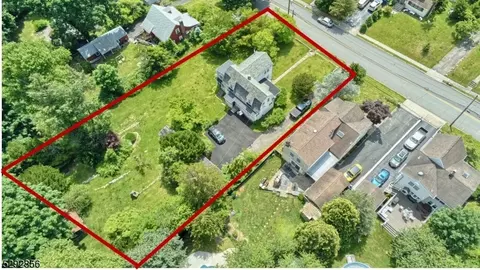49 Squaw Brook Rd, North Haledon, NJ 07508