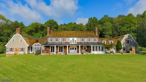 17 Water St, Lebanon, NJ 08833