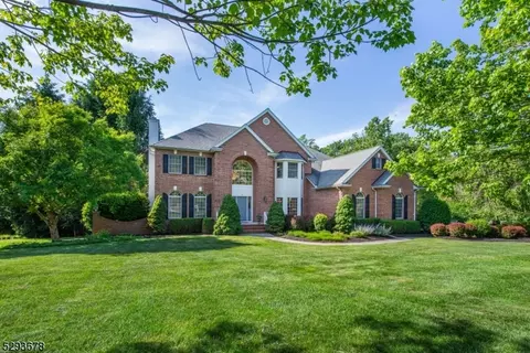 14 Devonshire Dr, Randolph, NJ 07869