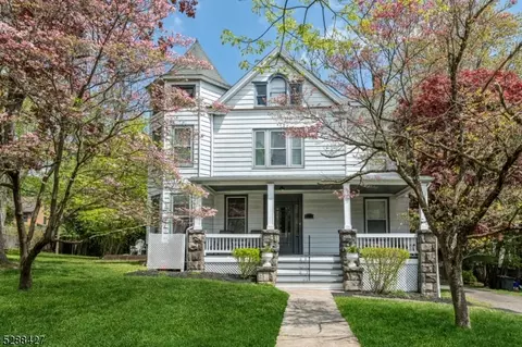 137 Closter Dock Rd, Closter, NJ 07624