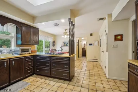 79 Skylark Rd, Springfield, NJ 07081 photo 9