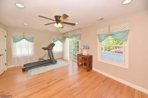 243 N Farview Ave, Paramus, NJ 07652 photo 19